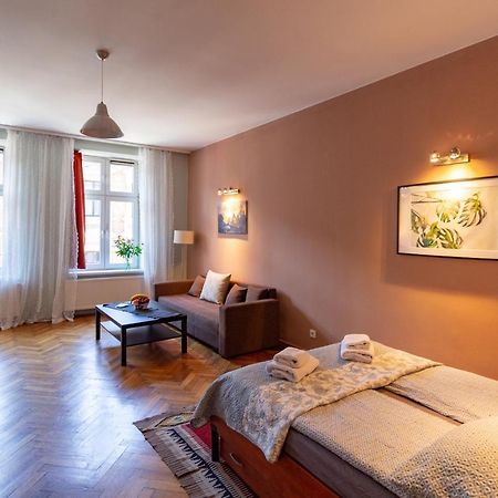 Spacious, Central & Artistic W/Brand New Bathroom! Cracovia Esterno foto