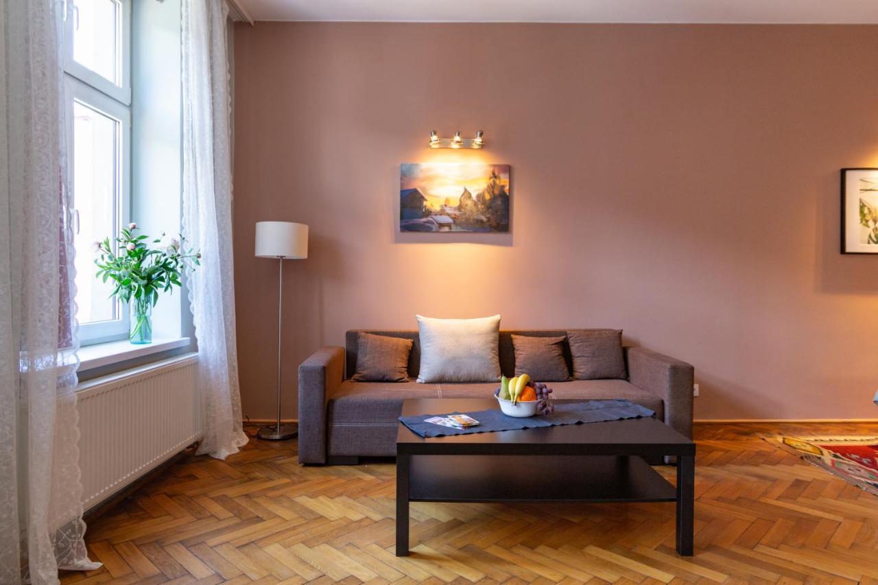 Spacious, Central & Artistic W/Brand New Bathroom! Cracovia Esterno foto