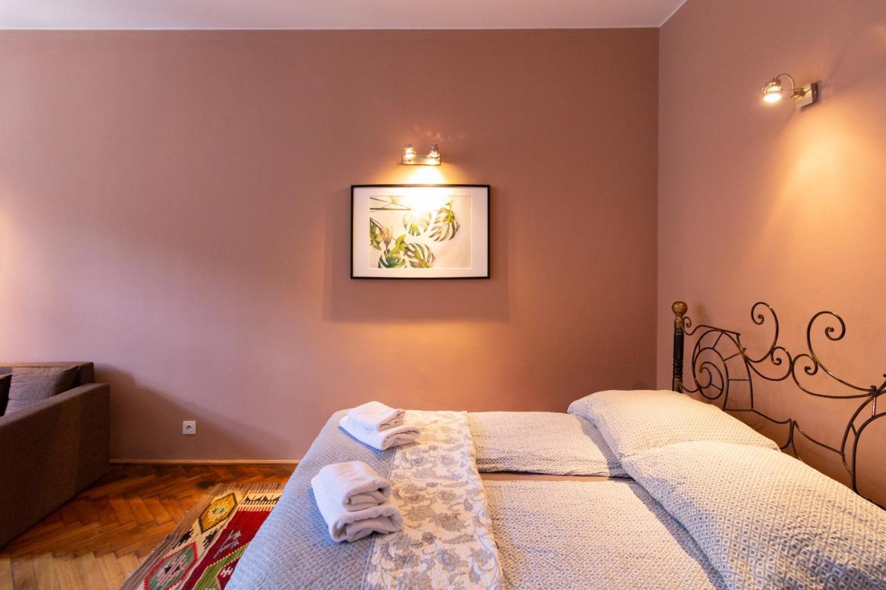 Spacious, Central & Artistic W/Brand New Bathroom! Cracovia Esterno foto