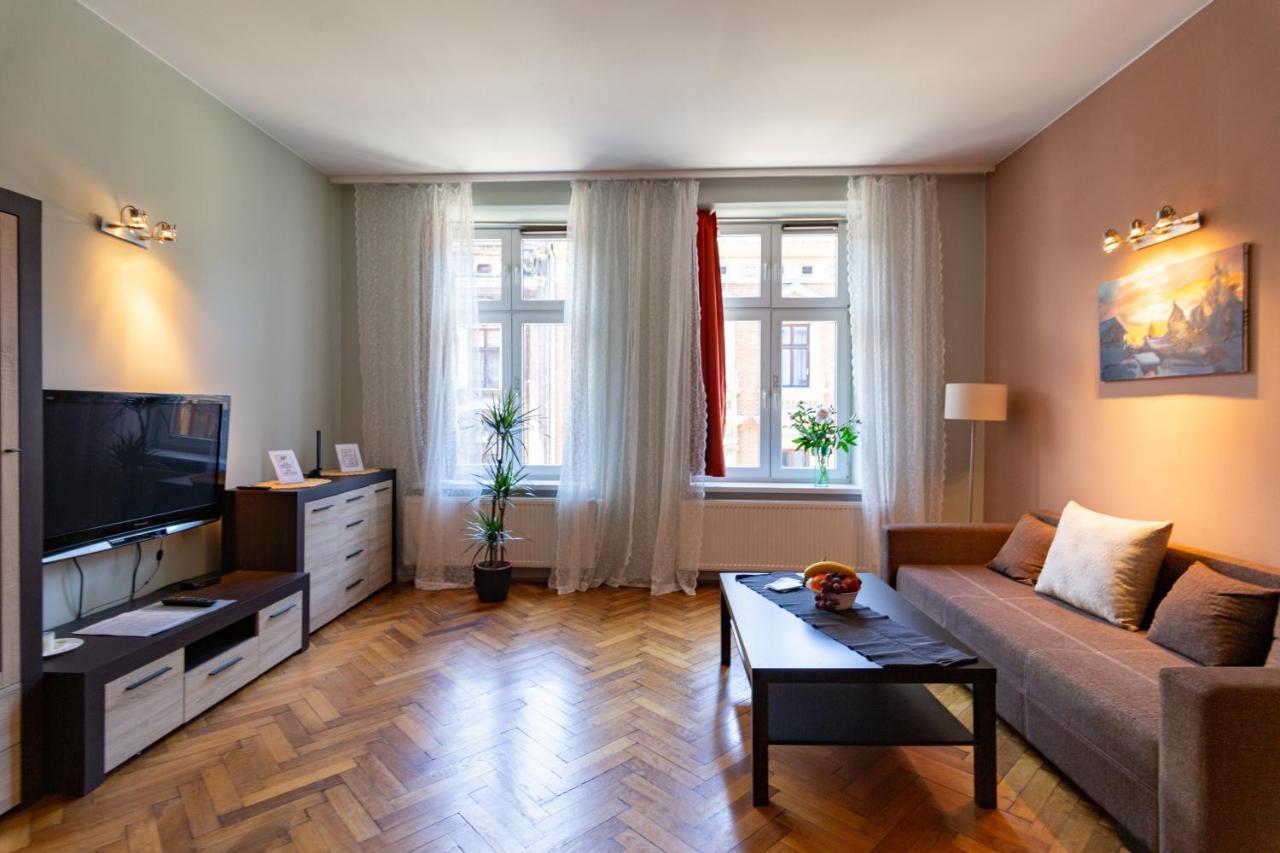 Spacious, Central & Artistic W/Brand New Bathroom! Cracovia Esterno foto