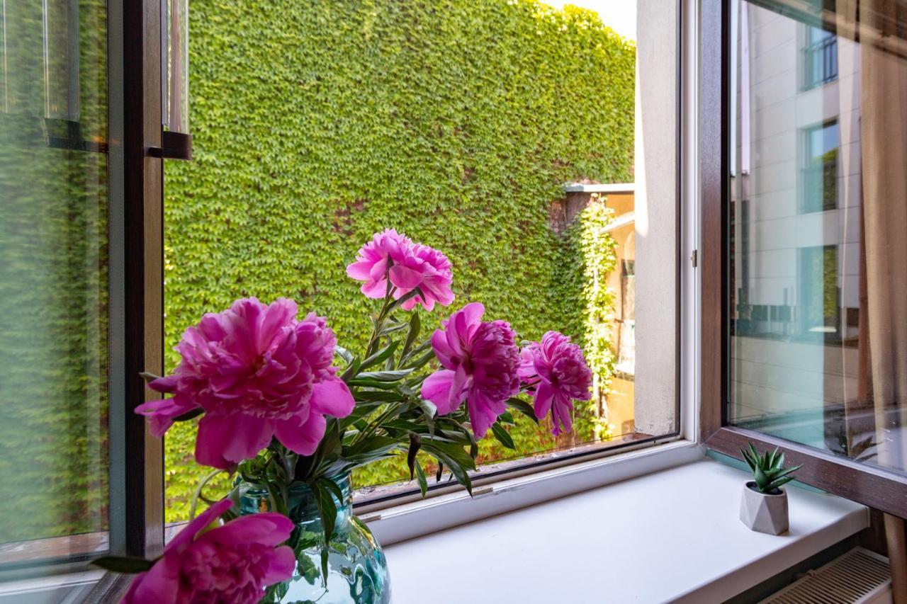 Spacious, Central & Artistic W/Brand New Bathroom! Cracovia Esterno foto