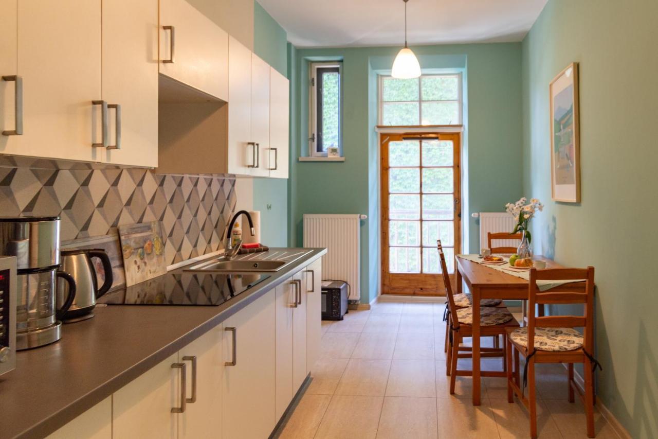 Spacious, Central & Artistic W/Brand New Bathroom! Cracovia Esterno foto